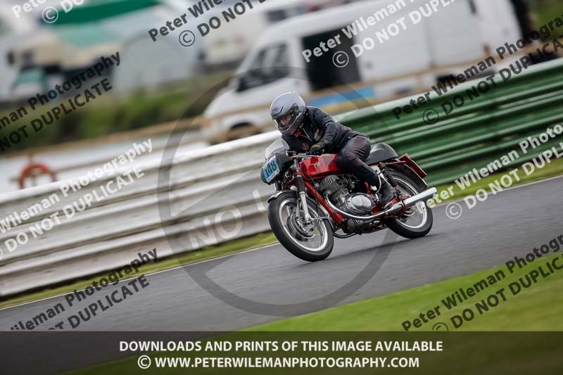 Vintage motorcycle club;eventdigitalimages;mallory park;mallory park trackday photographs;no limits trackdays;peter wileman photography;trackday digital images;trackday photos;vmcc festival 1000 bikes photographs